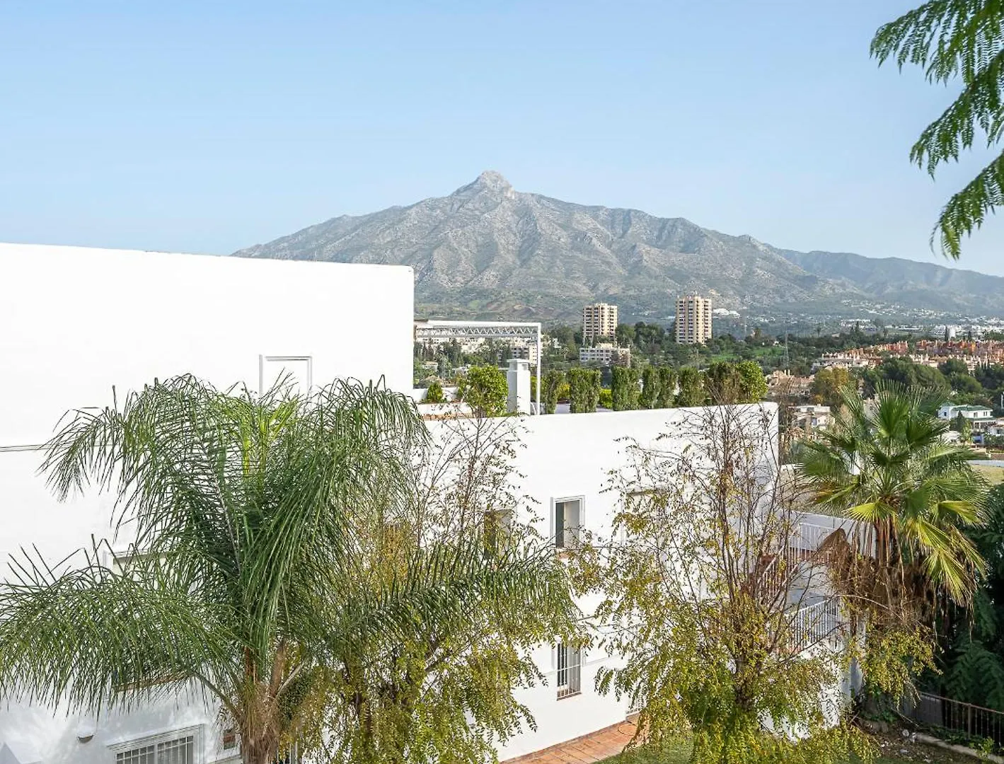 Apartament Dolmen Group- Jardines Andalucia Banus Marbella