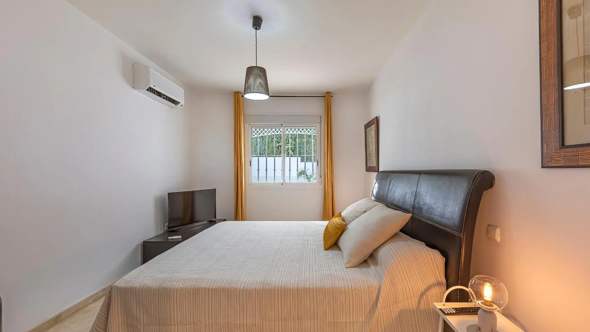Apartament Dolmen Group- Jardines Andalucia Banus Marbella 0*,  Hiszpania
