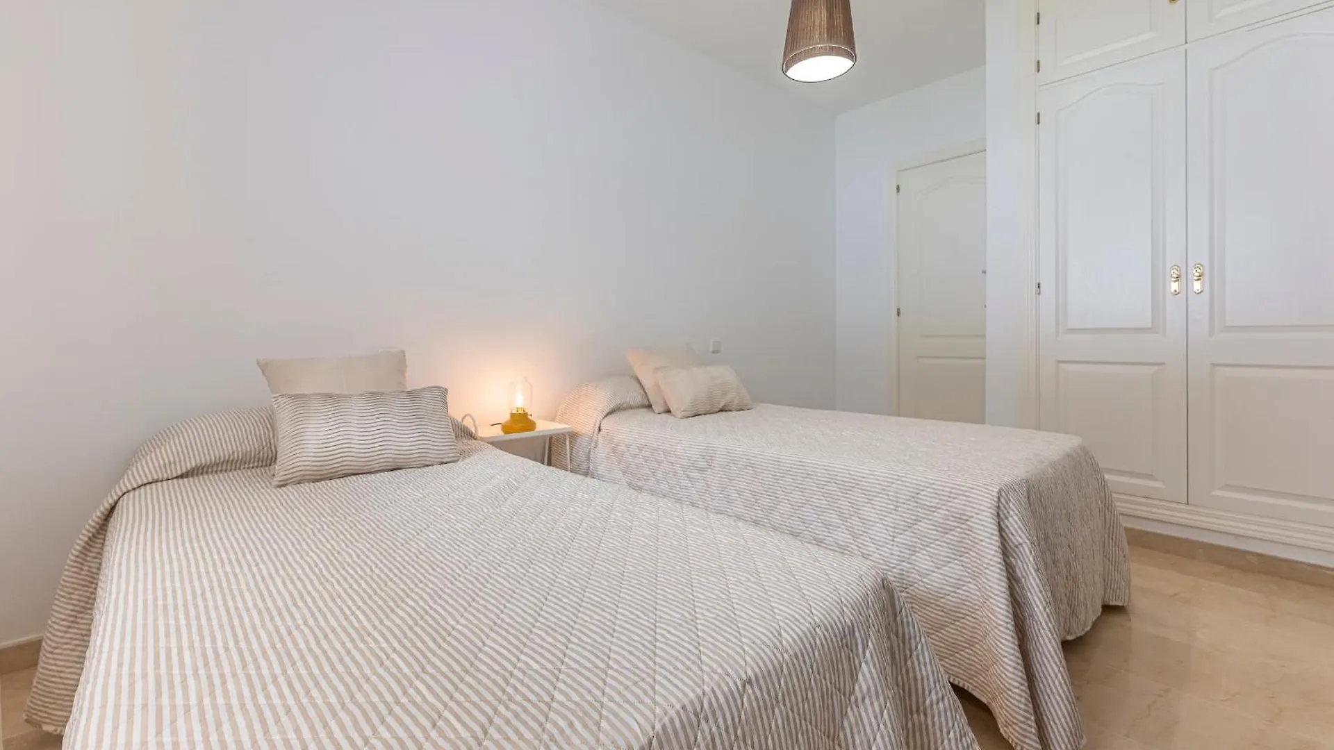 Apartament Dolmen Group- Jardines Andalucia Banus Marbella 0*,  Hiszpania