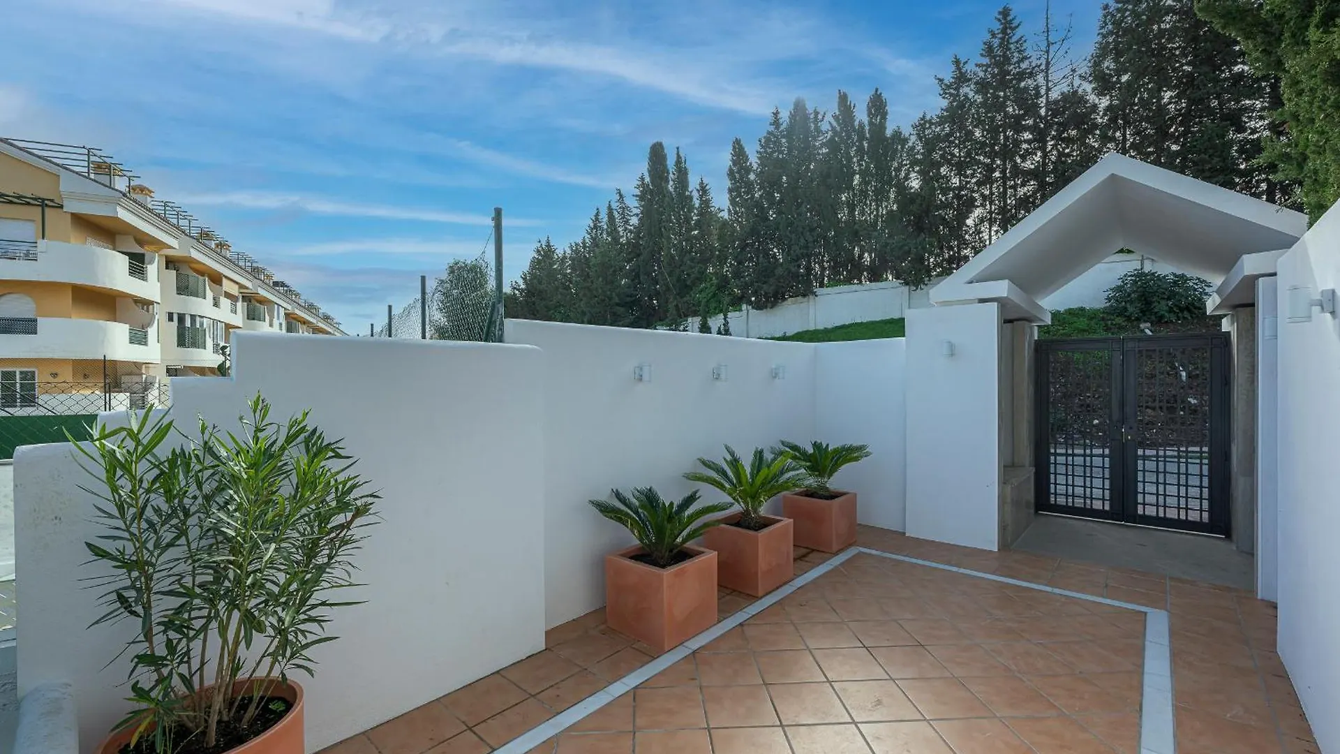 Apartament Dolmen Group- Jardines Andalucia Banus Marbella 0*,
