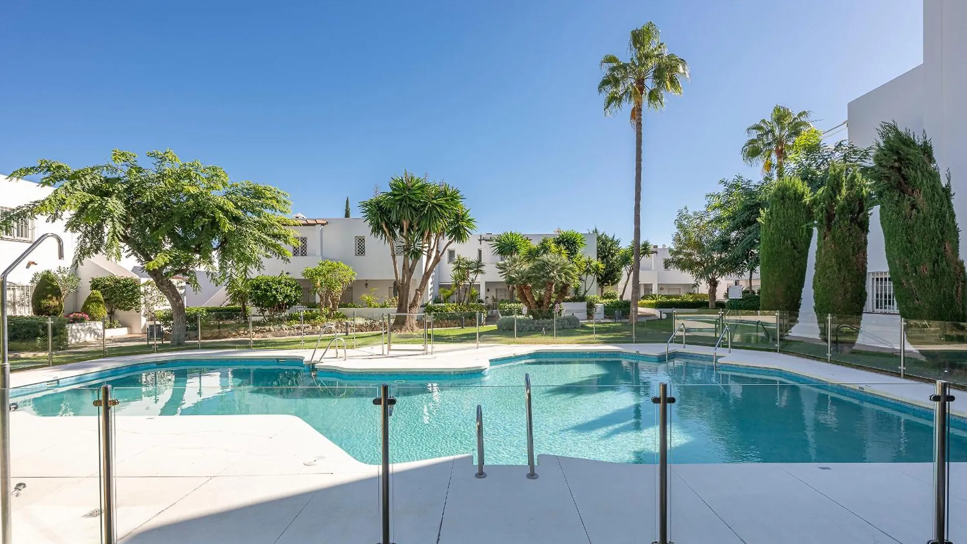 Kwatera prywatna Apartament Dolmen Group- Jardines Andalucia Banus Marbella