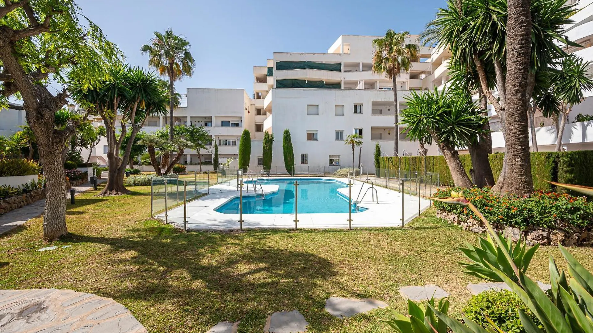 Kwatera prywatna Apartament Dolmen Group- Jardines Andalucia Banus Marbella